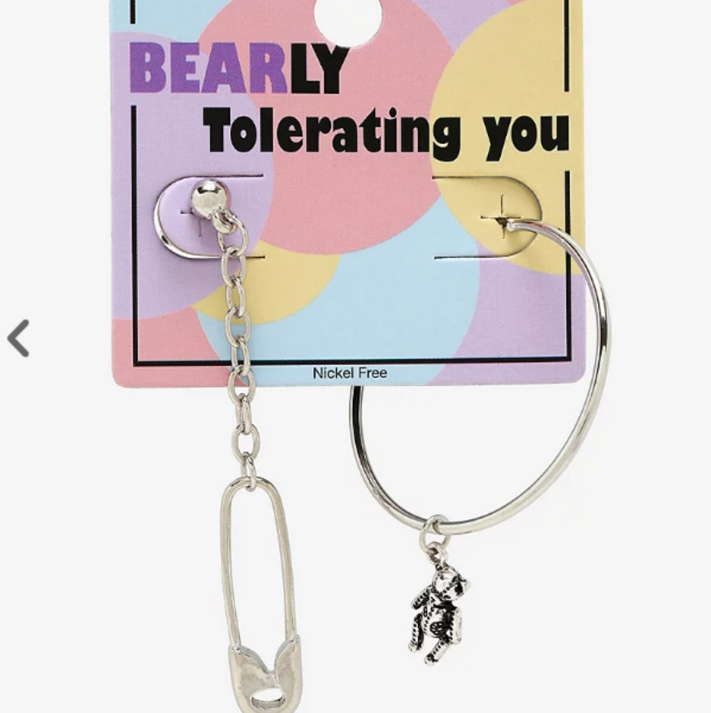 ISO mismatched earrings for Hot topic